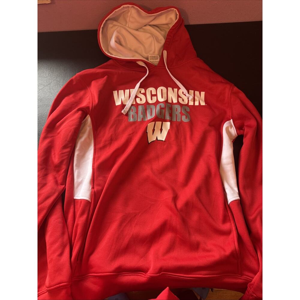 Wisconsin Badgers Hoodie Mens Small Red Long Sleeve Fleece Collegite Pullover